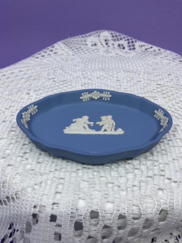 웨지우드 아이보리 온 라벤더 제스퍼웨어 핀 디쉬 Wedgwood Ivory on Lavender Jasperware Pin Dish circa 1970