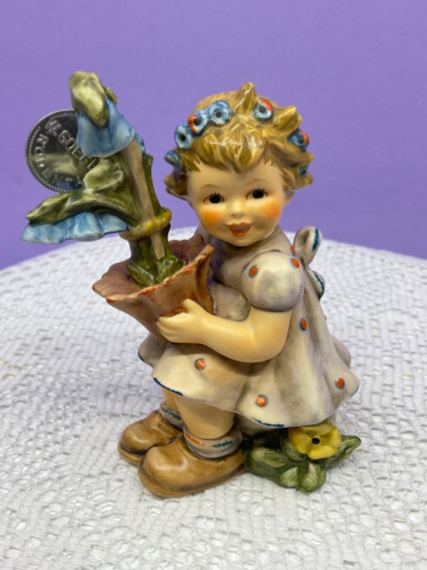 헴멜 &quot;Garden Gift&quot; 피겨린 Hummel Garden Gift Figurine circa 2004