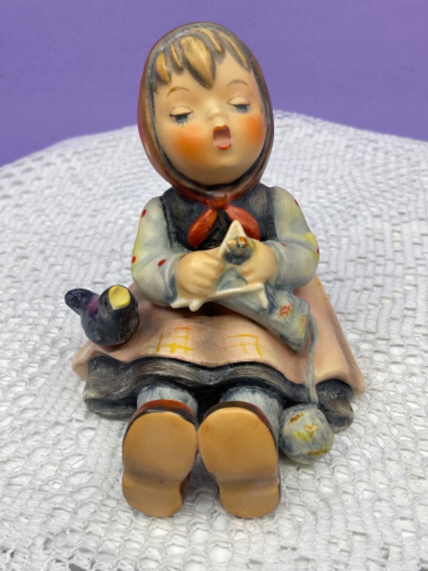헴멜 &quot;Happy Pastime&quot; 피겨린 Hummel  Happy Pastime Figurine circa 1960