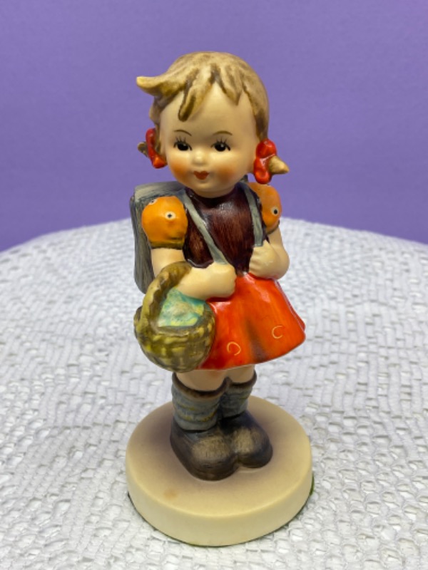 헴멜 &quot;School Girl&quot; 피겨린 Hummel School Girl  Figurine circa 1960