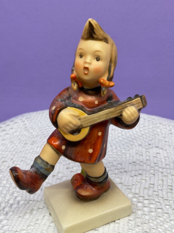 헴멜 &quot;Happiness&quot; 피겨린 Hummel  Happiness Figurine circa 1950