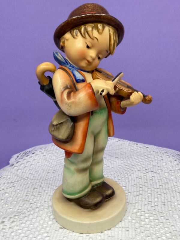 헴멜 &quot;Little Fiddler&quot; 피겨린 Hummel Little Fiddler Figurine circa 1949