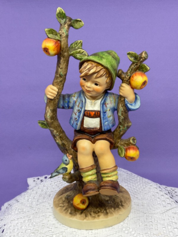 헴멜 &quot;Apple Tree Boy&quot; 피겨린 Hummel Apple Tree Boy Figurine circa 1960