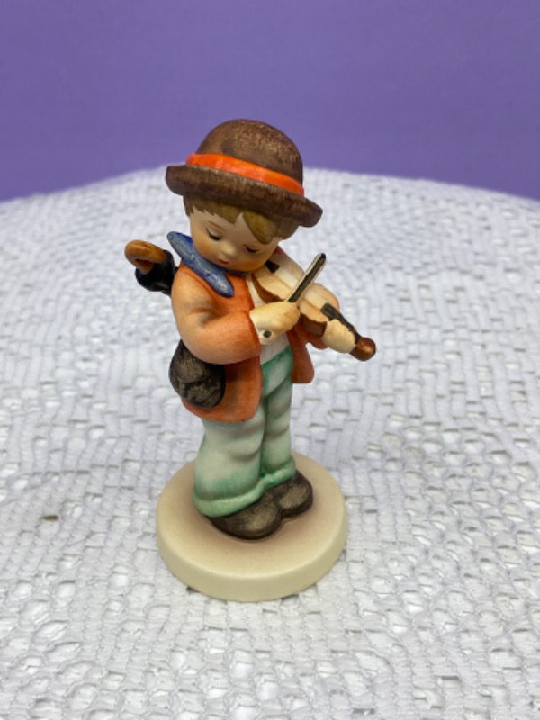 헴멜 &quot;Little Fiddler&quot; 피겨린 Hummel Little Fiddler Figurine circa 1960