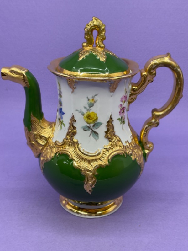 ﻿마이센 B 쉐입 W/플라워 그린 커피 팟 Meissen B Shape w/ Flowers Green Coffee Pot circa 1815-1924