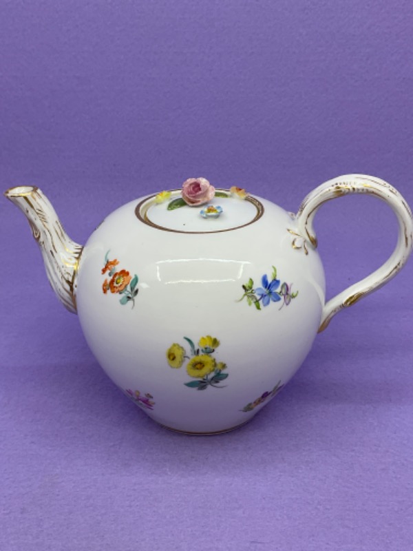 마이센 핸드페인트 로즈 벋 손잡이 티팟 Meissen Hand Painted w/ Applied Flowers Teapot circa 1815-1924