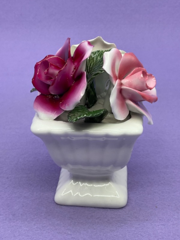 레프톤 도자기 보울 W/ 적용된 플라워 Lefton Porcelain w/ Applied Flowers circa 1970