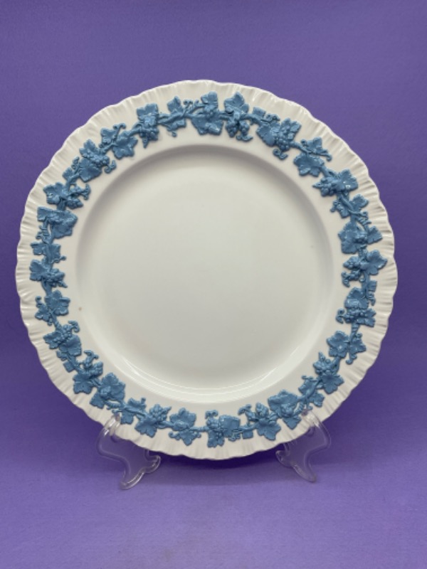 웨지우드 퀸즈웨어 에그쉘 라벤더 온 아이보리. 플레이트 Wedgwood Queensware Eggshell Ivory on Lavender Plate circa 1950