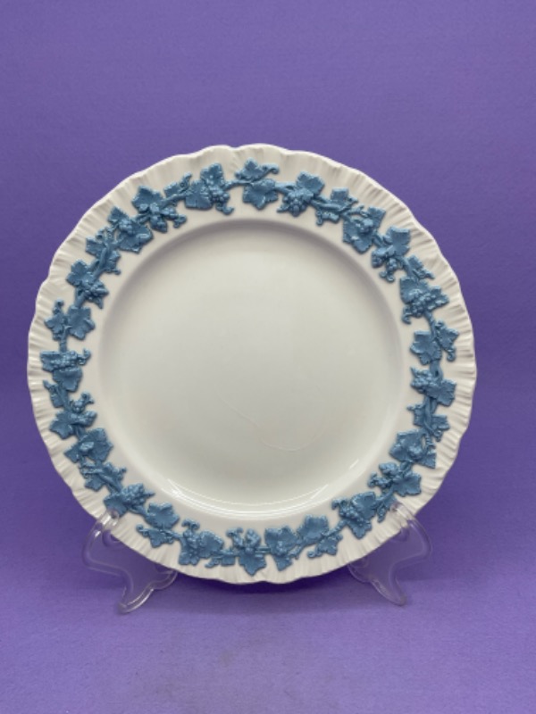 웨지우드 퀸즈웨어 에그쉘 라벤더 온 아이보리 셀러드 플레이트 Wedgwood Queensware Eggshell Ivory on Lavender Plate circa 1950