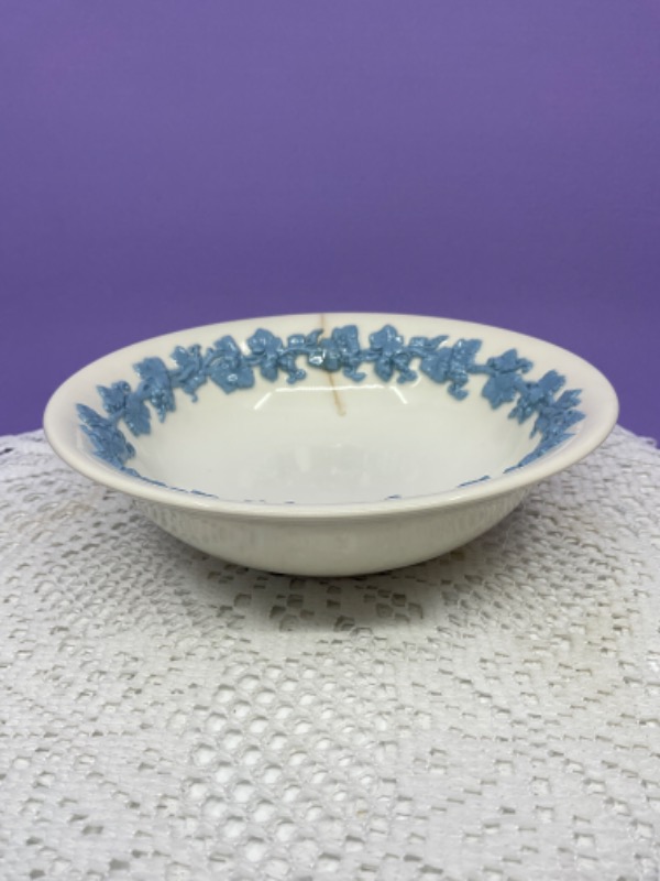 웨지우드 라벤더 안 아이보리 퀸즈웨어 시리얼 보울 Wedgwood Lavender on Ivory Queensware Cereal Bowl circa 1956