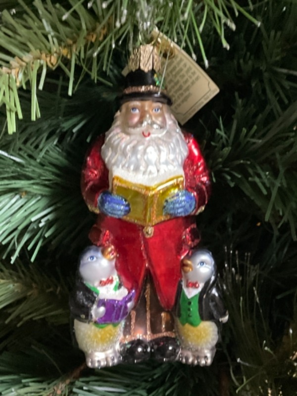 올드 월드 크리스마스 핸드 블로운 / 핸드페인트 &quot;Caroling Santa&quot; 크리스마스 트리 장식 2015 Old World Christmas Hand Blown / Painted &quot;Caroling Santa&quot; Christmas Tree Ornament